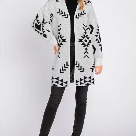 Savanna Jane Black And Grey Aztec Southwest Cardigan Size Medium - Picture 2 of 11